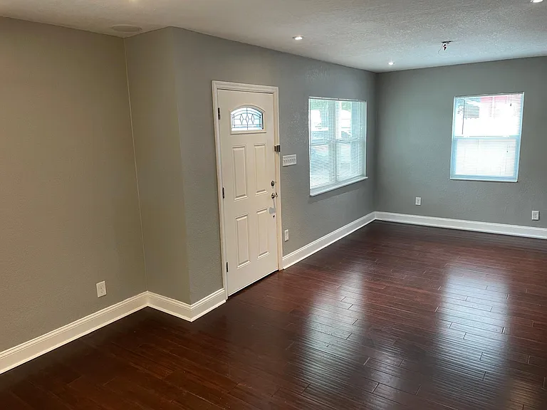 3520 W Rogers Ave — Photo 1