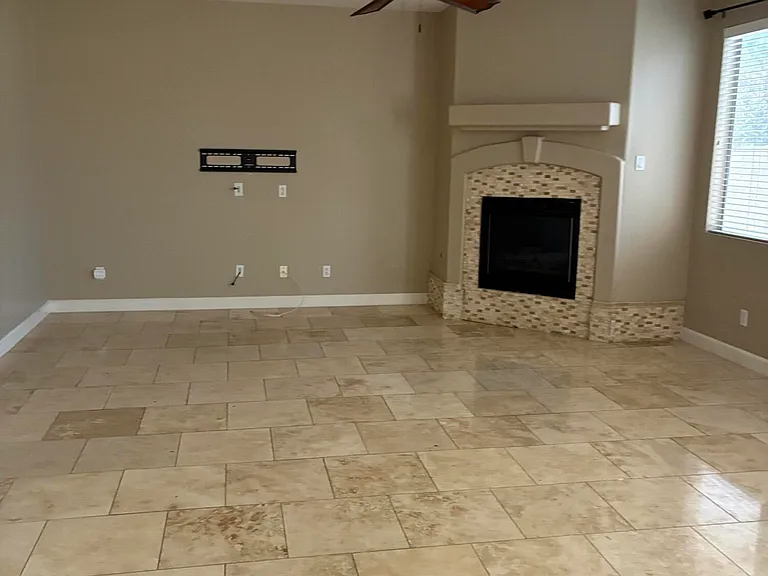 2913 E Tulsa St — Photo 5