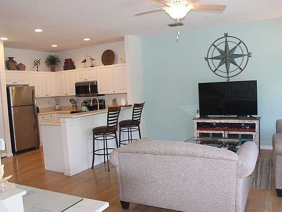 5th image of 1435 Gulf Dr N
