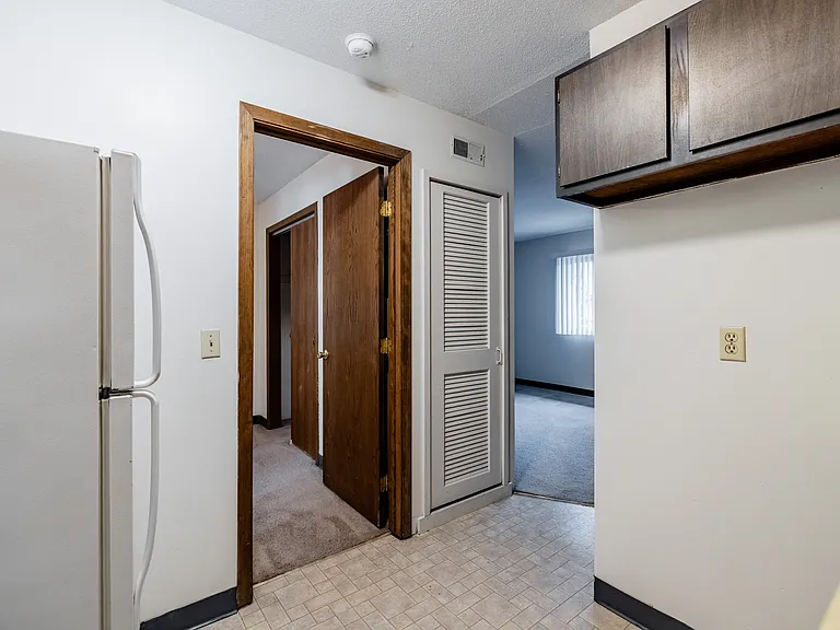 1114 G St #6 — Photo 8