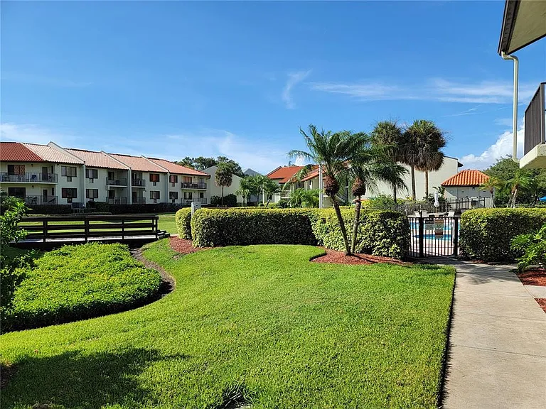 1515 Pinellas Bayway S #38 — Photo 10
