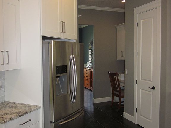 Kitchen/Butler's Pantry