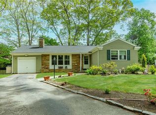 220 Alvin St, Warwick, RI 02886