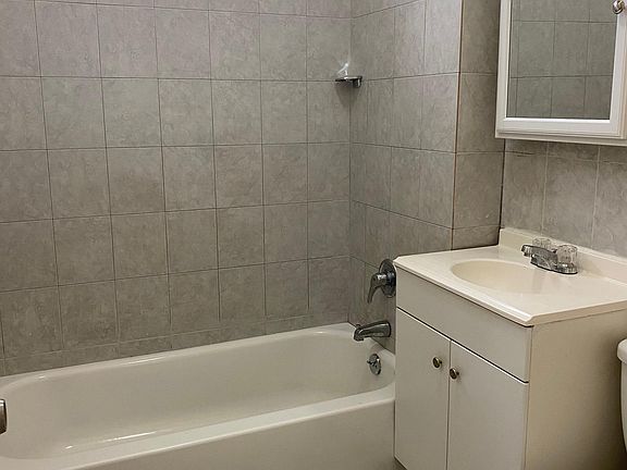 3rd image of 712 Commonwealth Ave #1