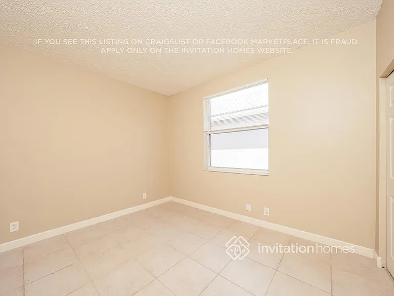 9496 Lago Dr — Photo 11