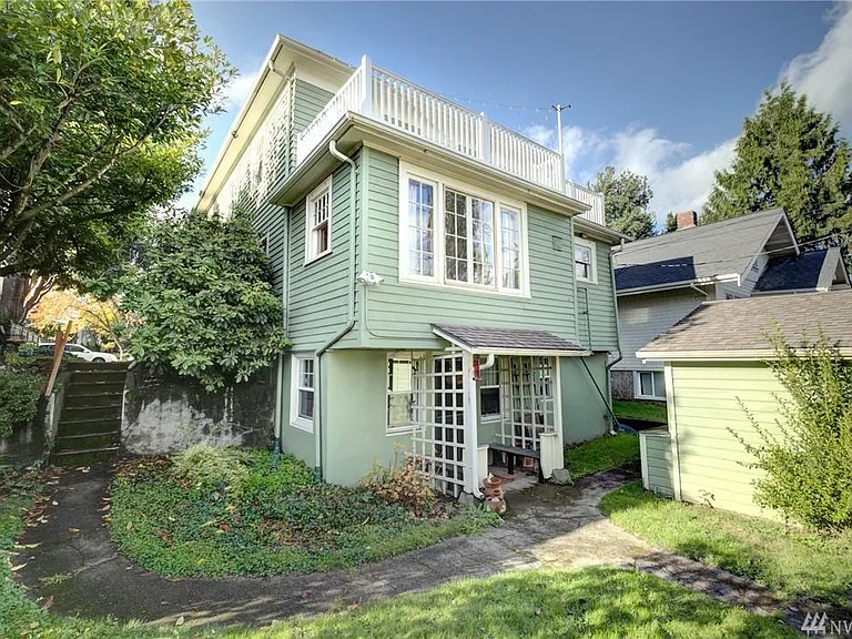 5508 17th Ave NE — Photo 2