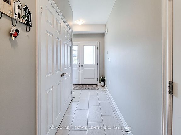 5th image of 12 Bowman Cres
