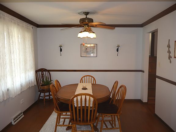 5th image of 10528 S 81st Ct