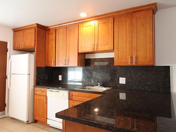 3rd image of 670 Grand Fir Ave APT 4