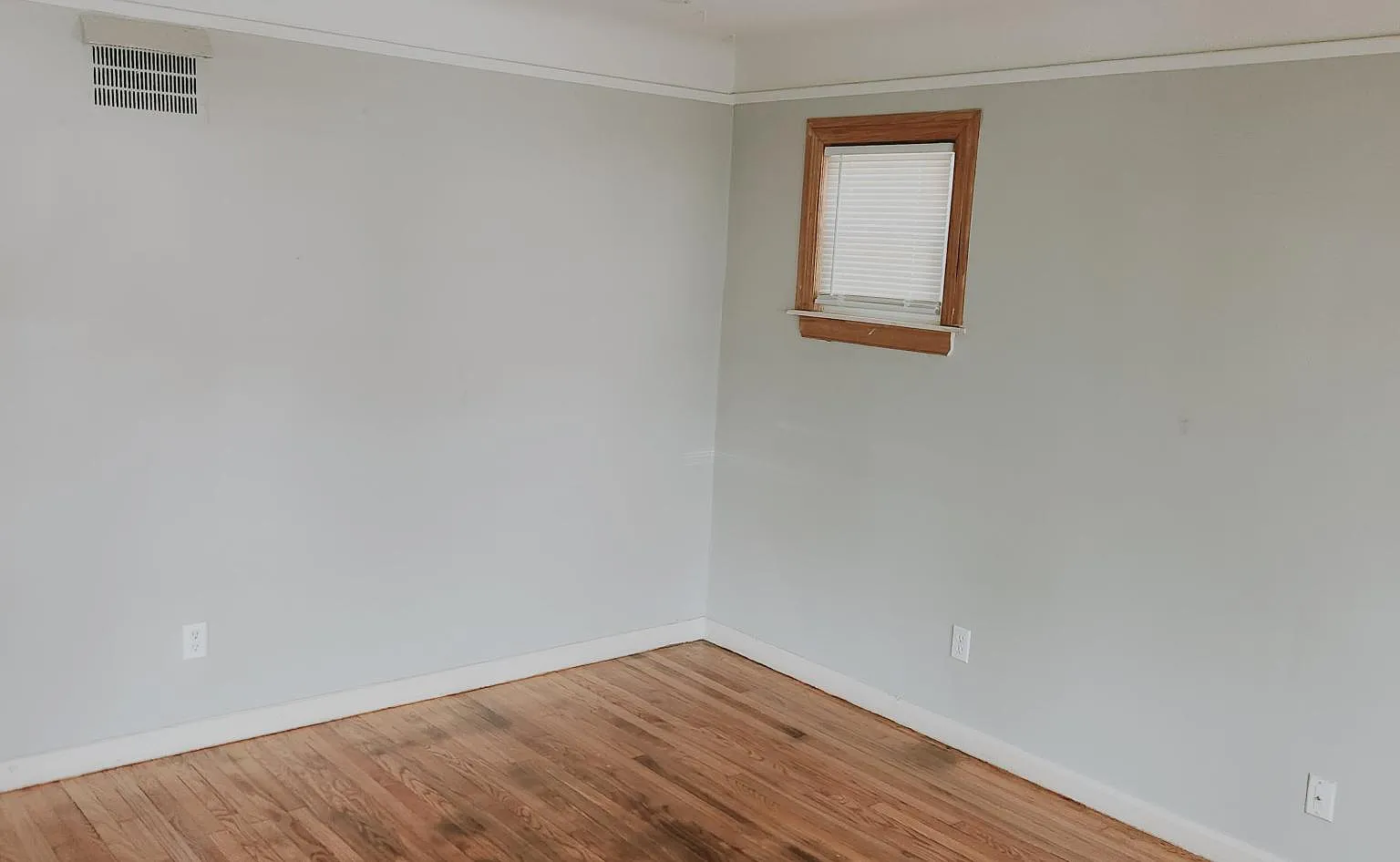 2 bed, 1000 sqft, $1,349 — Photo 3