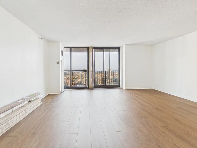 10 E Ontario St #4205