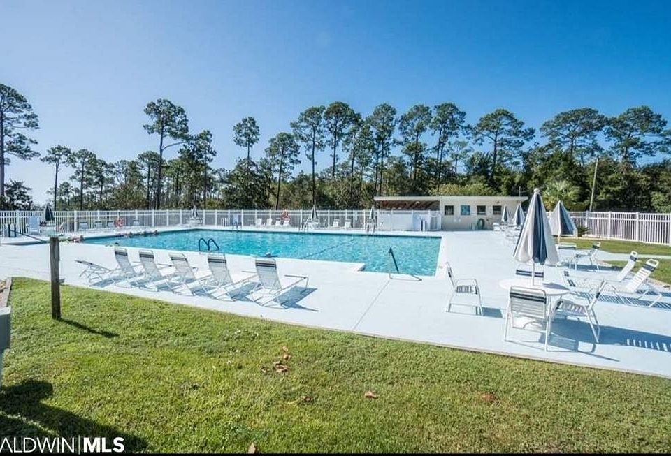 2nd image of 1538 Valencia Dr #1538