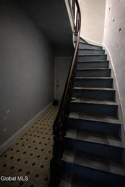5th image of 1830 E Highland Avenue