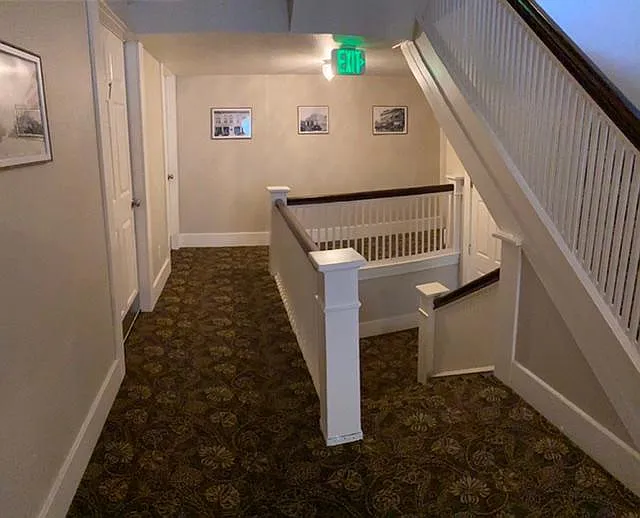 2414 Hoyt Ave — Photo 6