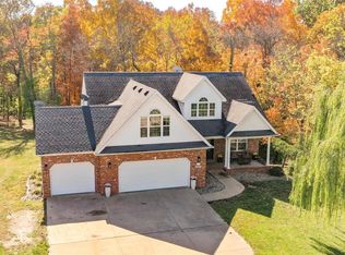 9200 Ebbie Dr, Brighton, IL 62012