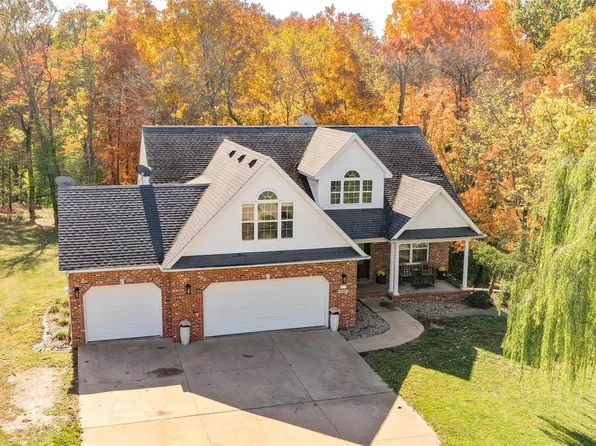 9200 Ebbie Dr, Brighton, IL 62012