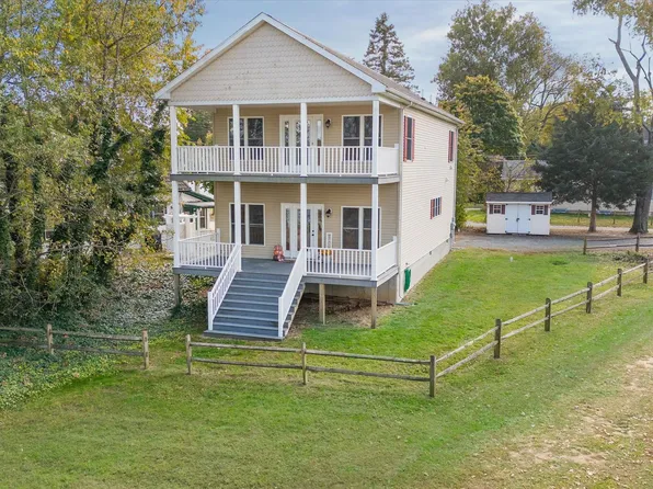 25 Park Ln, Earleville, MD 21919