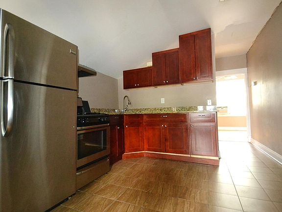 4th image of 3837 N Kedzie Ave #2