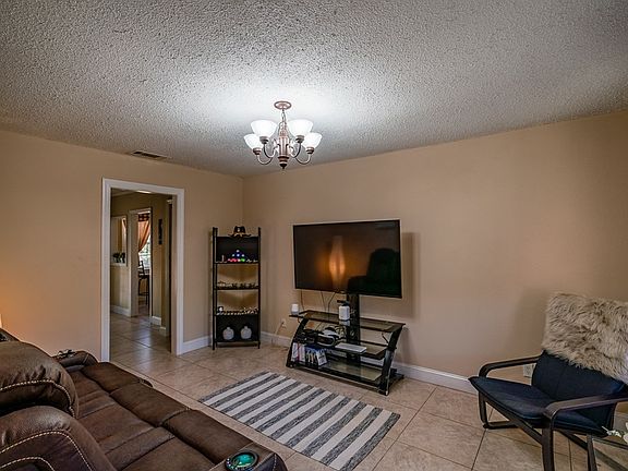 2nd image of 636 Parker Dr