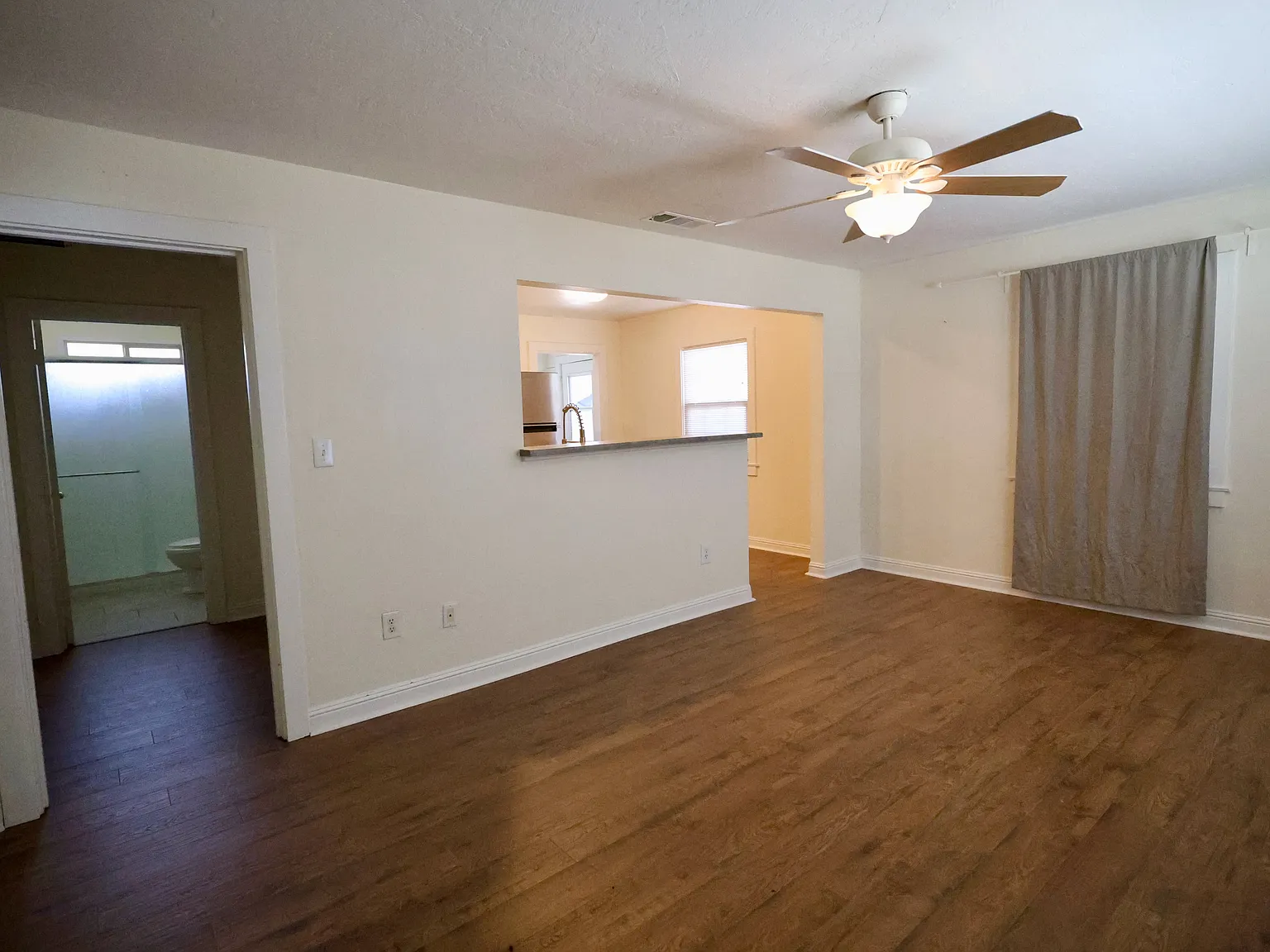 2 bed, 840 sqft, $2,450 — Photo 2