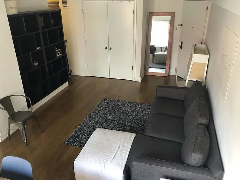 211 E 51st St #7D — Photo 3