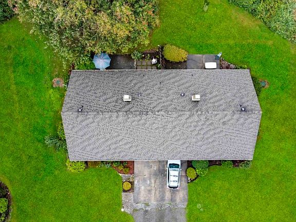 4th image of 5026 79th Avenue Ct E
