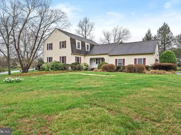 106 Crestwood Rd, Washington Crossing, PA 18977