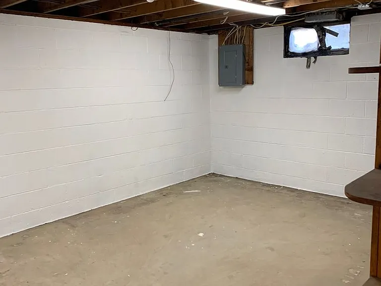 1001 Logan Ave — Photo 18