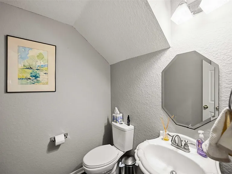 3711 Hill Family Ln — Photo 11