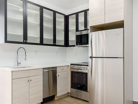 3rd image of 855 Dekalb Ave APT 2C