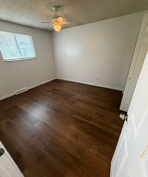 13786 Omega Cir — Photo 5