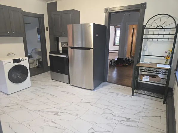 24 Longview Ter, Pittsfield, MA 01201