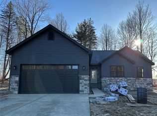1452 Debi Ann Dr, Lapeer, MI 48446