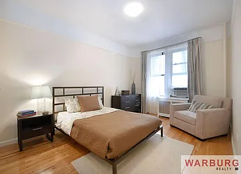 Rented by Warburg