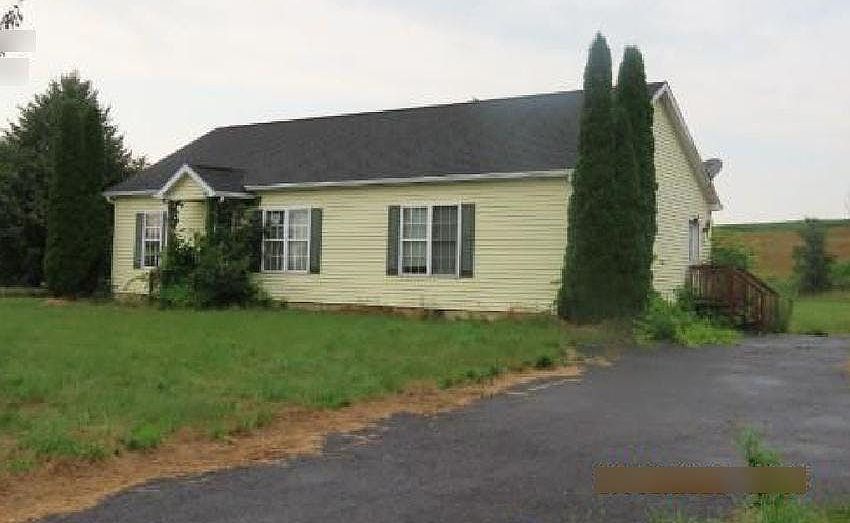 2nd image of 1882 Layton St