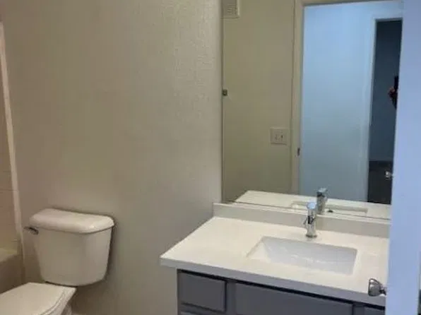 4711 Stanley Ave Unit 204, Sunrise Manor, NV 89115