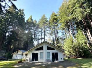 400 Devol Ct, Crescent City, CA 95531