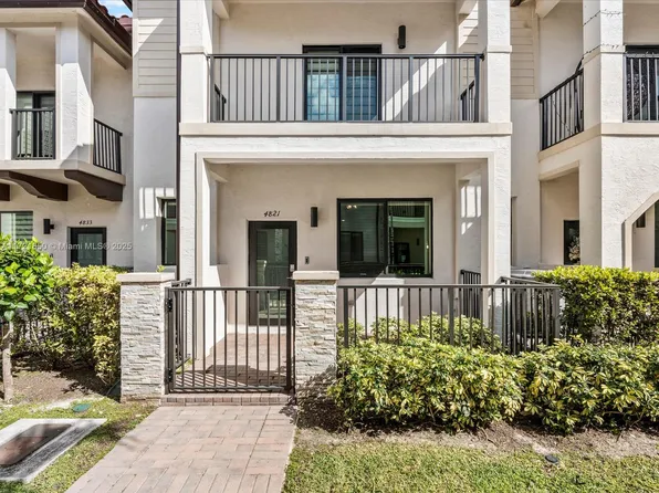 4821 NW 83rd Pkwy #4821, Miami, FL 33166