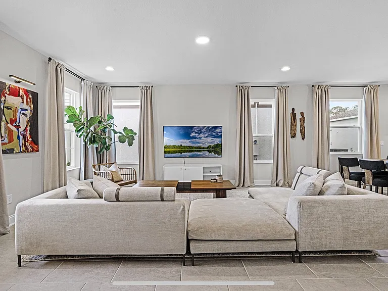 734 Rivington Ave — Photo 5