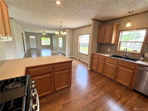 2nd image of 570 Onyx Ct