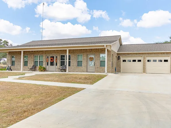 716 L Hrabovsky Rd, Yoakum, TX 77995