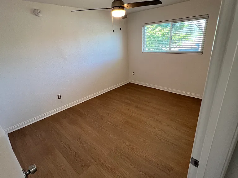 4625 Grey Dr #4 — Photo 7
