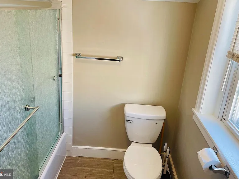 316 W Market St — Photo 13