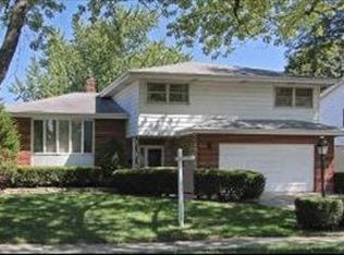 1606 E Greenwood Dr, Mount Prospect, IL