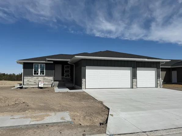 807 W S St, McCook, NE 69001