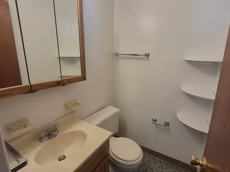 404 Woodcliff Ave — Photo 8