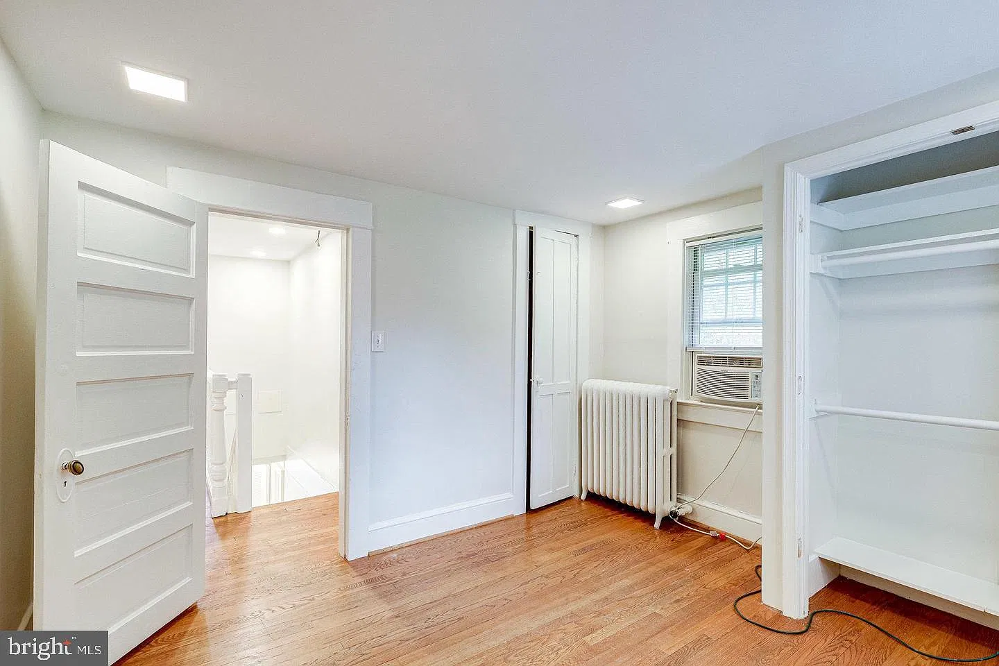 4 bed, 2.0 bath, 1847 sqft, $4,800 — Photo 3