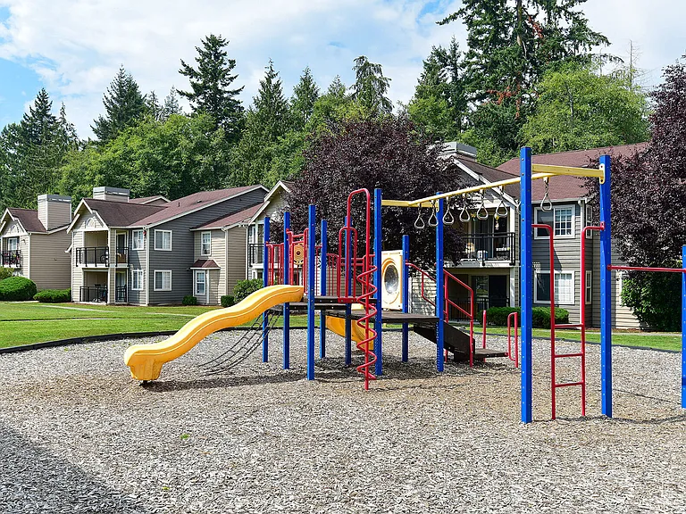 Bay Court at Harbour Pointe — Photo 34