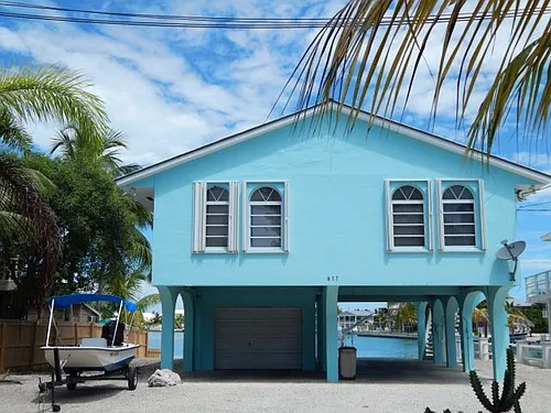 817 Bay Dr Photo 1