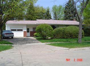 609 Buchanan Dr, Midland, MI